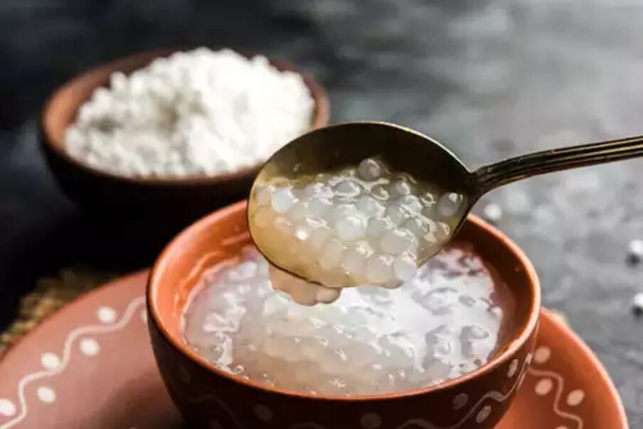  ఇలా తయారయ్యే సగ్గుబియ్యాన్ని మన భారతీయులు ఉపయోగిస్తారు. ఇందులోని అధిక పిండి పదార్ధం.. ఉపవాస సమయంలో శరీరానికి వెంటనే శక్తిని ఇస్తుంది.