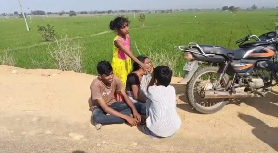  శ్రీనివాస్‌కు సావిత్రితో వివాహం జరిగింది. ముగ్గురు పిల్ల‌ల‌తో క‌లిసి జీవిస్తున్నారు. అయితే శ్రీనివాస్ బాన్సువాడ ఆర్టీసీ డిపో ప్రైవేట్ డ్రైవర్‌గా పని చేస్తున్నాడు. అయితే శ్రీనివాస్ ఇంటి ఎదురుగా కల్లు డిపోలో పని చేసే కిషన్ గౌడ్‌ శ్రీనివాస్ భార్య సావిత్రి వివేహత సంబంధం పెట్టుకుంది.