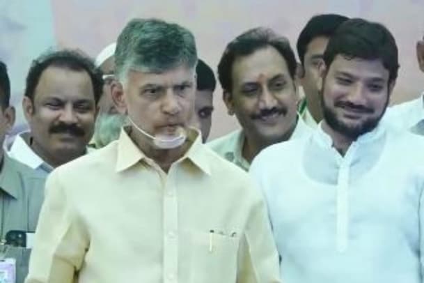 TDP Manifesto: నవరత్నాలకు మించిన పథకాలు.. ఎన్నికల మేనిఫెస్టో‌ను ప్రకటించిన చంద్రబాబు