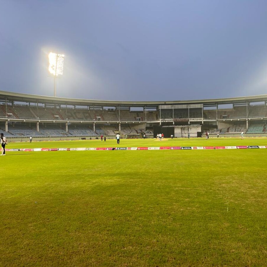  ఫిబ్రవరి 26న క్రికెట్ (Cricket) చరిత్రలోనే అరుదైన సంఘటన చోటు చేసుకుంది. ఒక టి20 మ్యాచ్ ఊకందని రీతిలో సాగింది. మళ్లీ ఇదొక అంతర్జాతీయ మ్యాచ్. స్పెయిన్, ఐజిల్ ఆఫ్ మ్యాన్ మధ్య జరిగిన మ్యాచ్ లో పలు చెత్త రికార్డులు నమోదయ్యాయి. (PC : TWITTER)