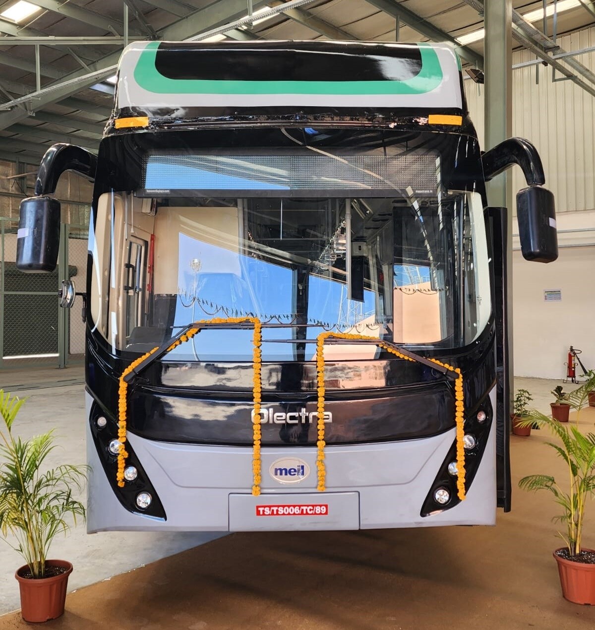 Olectra Greentech Limited, Olectra Greentech share price, Olectra Hydrogen Buses, Olectra Reliance partnership, Reliance Hydrogen Buses, ఒలెక్ట్రా గ్రీన్‌టెక్ లిమిటెడ్, ఒలెక్ట్రా గ్రీన్‌టెక్ షేర్ ధర, ఒలెక్ట్రా రిలయన్స్ భాగస్వామ్యం, ఒలెక్ట్రా హైడ్రోజెన్ బస్సులు, రిలయన్స్ హైడ్రోజెన్ బస్సులు