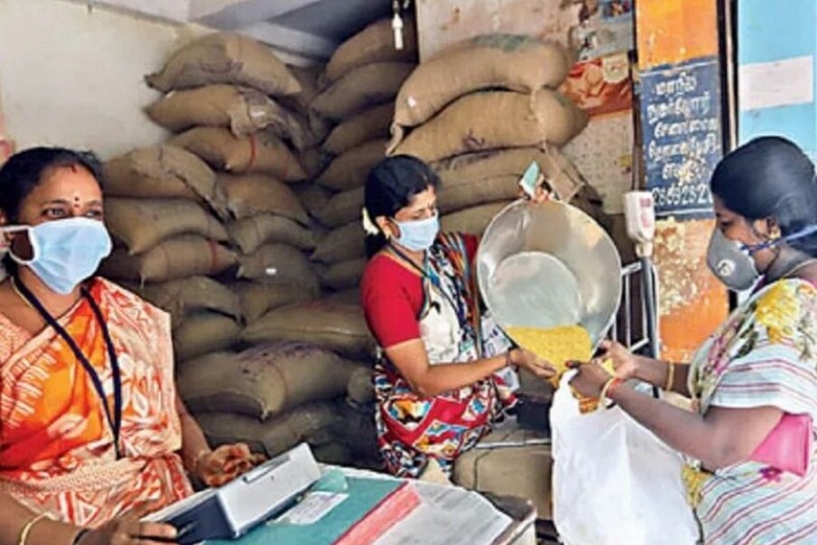  రేషన్ డీలర్ల సమస్యలు కోసమే కాకుండా వినియోగదారుల సంక్షేమం కోసం కూడా తాము పోరాడుతున్నామని ఆల్ ఇండియా ఫెయిర్ ప్రైస్ షాప్ డీలర్స్ ఫెడరేషన్ వెల్లడించింది. తమ ఆందోళనకు ప్రజలు కూడా మద్దతు తెలపాలని కోరింది.(ప్రతీకాత్మక చిత్రం)