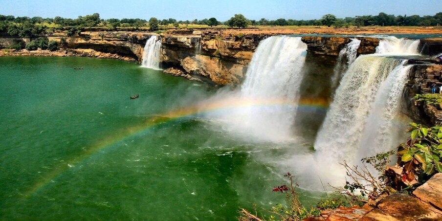  Chitrakote waterfalls : ప్రేమికుల రోజున మీరు మీ భాగస్వామితో కలిసి భారతదేశంలోని నయాగరా జలపాతంగా పిలిచే.. ఛత్తీస్‌గఢ్‌లోని అత్యంత అందమైన చిత్రకోట్‌ జలపాతంలో పడవ ప్రయాణం చేయవచ్చు.