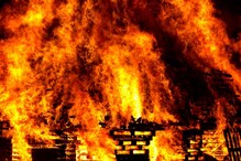 హైదరాబాద్‌లో భారీ అగ్నిప్రమాదం.. ఆరు ఫైరింజన్లతో మంటలు ఆర్పిన సిబ్బంది..!