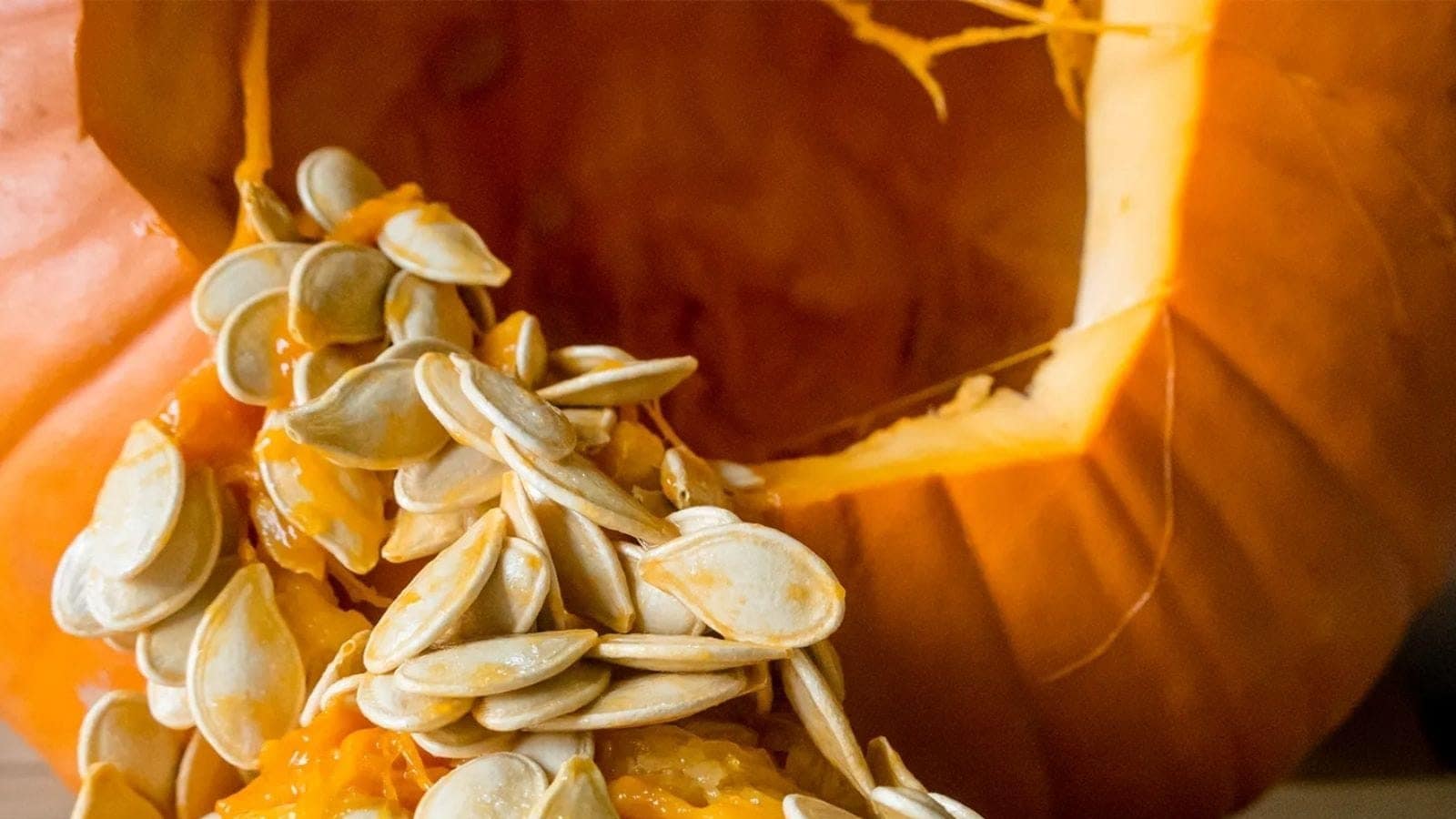 Pumpkin seeds గుమ్మడి గింజలు ఇన్ని సమస్యలను పరిష్కరిస్తాయా? ఆశ్చర్యకర