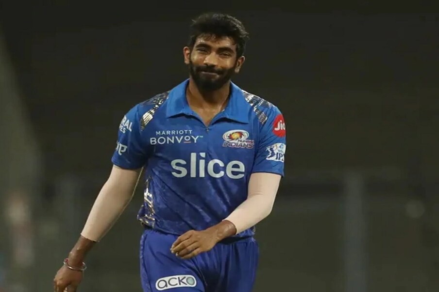  ఇప్పటికే జస్ ప్రీత్ బుమ్రా, కైల్ జెమీసన్, రిచర్డ్ సన్ లాంటి ప్లేయర్లు టోర్నీకి దూరం అయ్యారు. తాజాగా మరో స్టార్ ప్లేయర్ టోర్నీ నుంచి తప్పుకున్నాడు. పంజాబ్ కింగ్స్ జట్టుకు వెన్నెముకలా ఉంటాడనుకున్న ఈ విధ్వంసకర ప్లేయర్ గాయంతో ఐపీఎల్ 16వ సీజన్ నుంచి తప్పుకున్నాడు.