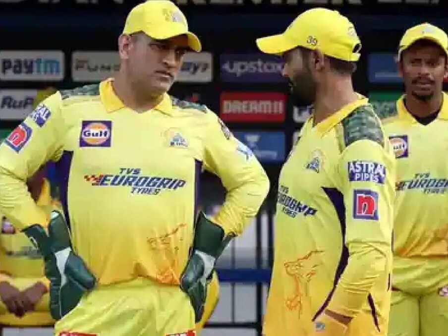  గతేడాది 9వ స్థానంలో నిలిచిన ధోని సేన.. ఈ ఏడాది బౌన్స్ బ్యాక్ అవుతుందని అంతా భావించారు. అయితే తొలి గేమ్ లోనే తన బలహీనతలను బయటపెట్టేసింది. బ్యాటింగ్ లో రుతురాజ్ మినహా మిగిలిన వారు దారుణంగా విఫలం అయ్యారు. ఇక బౌలింగ్ లో అయితే చెన్నై చాలా బలహీనంగా కనిపిస్తోంది.