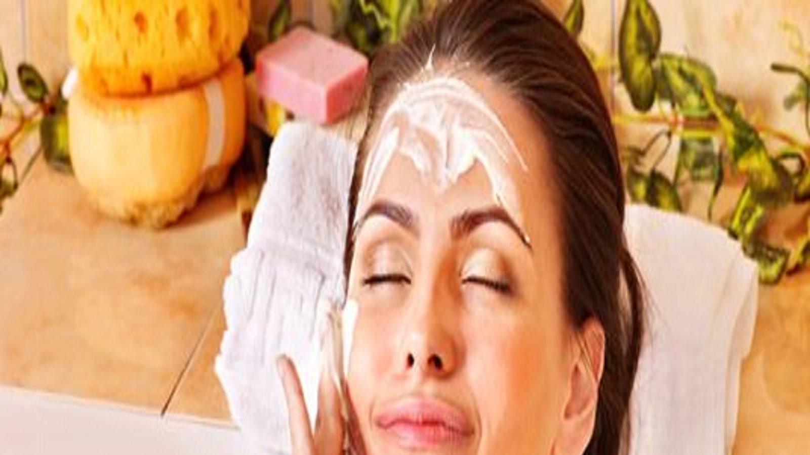 Natural Skin Care మీ వంటింట్లో ఉండే వస్తువులతోనే.. సహజమైన అందం మీ