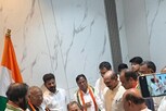 Telangana Congress: కాంగ్రెస్ పార్టీలో చేరిన సీనియర్ నేత డీఎస్..!