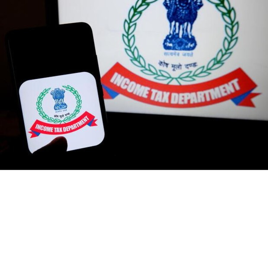  పన్ను చెల్లించే విధానాన్ని వీలైనంత సరళంగా మార్చేందుకు ఆదాయ పన్ను శాఖ చర్యలు తీసుకుంటోంది. ఇందులో భాగంగానే కామన్‌ ఐటీఆర్‌ ఫారం ప్రకటించింది. ఇప్పుడు తాజాగా పన్ను చెల్లింపుదారుల కోసం ‘ఏఐఎస్‌ ఫర్‌ ట్యాక్స్‌పేయర్‌(AIS for Taxpayer)’ యాప్‌ను లాంచ్‌ చేసింది.