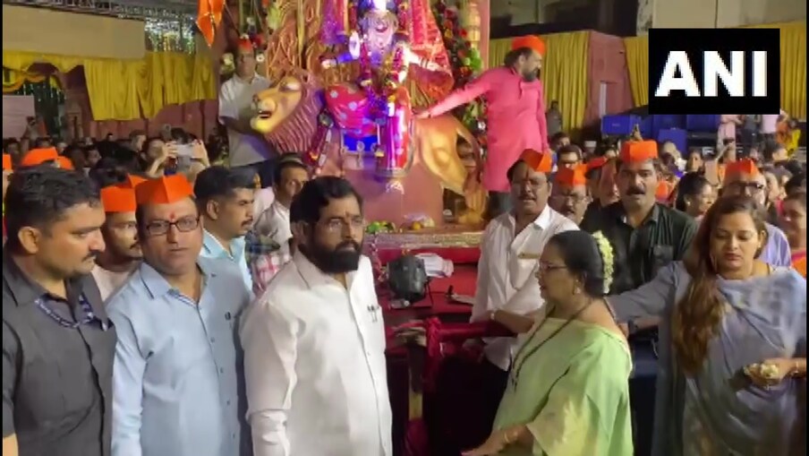  చైత్రశుక్ల పాడ్యమి మార్చి 22వ తేది బుధవారం నుంచి 9రోజుల పాటు దుర్గాదేవికి పూజలు, రోజుకో రంగుతో అలంకారం చేస్తారు. అలాగే భక్తులు ఈ 9రోజుల పాటు ఉపవాస దీక్షలు కూడా చేస్తారు. విజయదశమికి అమ్మవారి నవరాత్రులు ఎలా నిర్వహిస్తారో..ఉగాదికి కూడా చైత్రనవరాత్రులు నిర్వహిస్తారు. (Photo:Twitter ANI)
