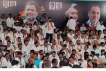 అనర్హత వేటుకు నిరసనగా కాంగ్రెస్ దీక్ష..రాహుల్‌గాంధీకి మద్దతుగా రాజీనామాలకు సిద్దం:ఎంపీలు