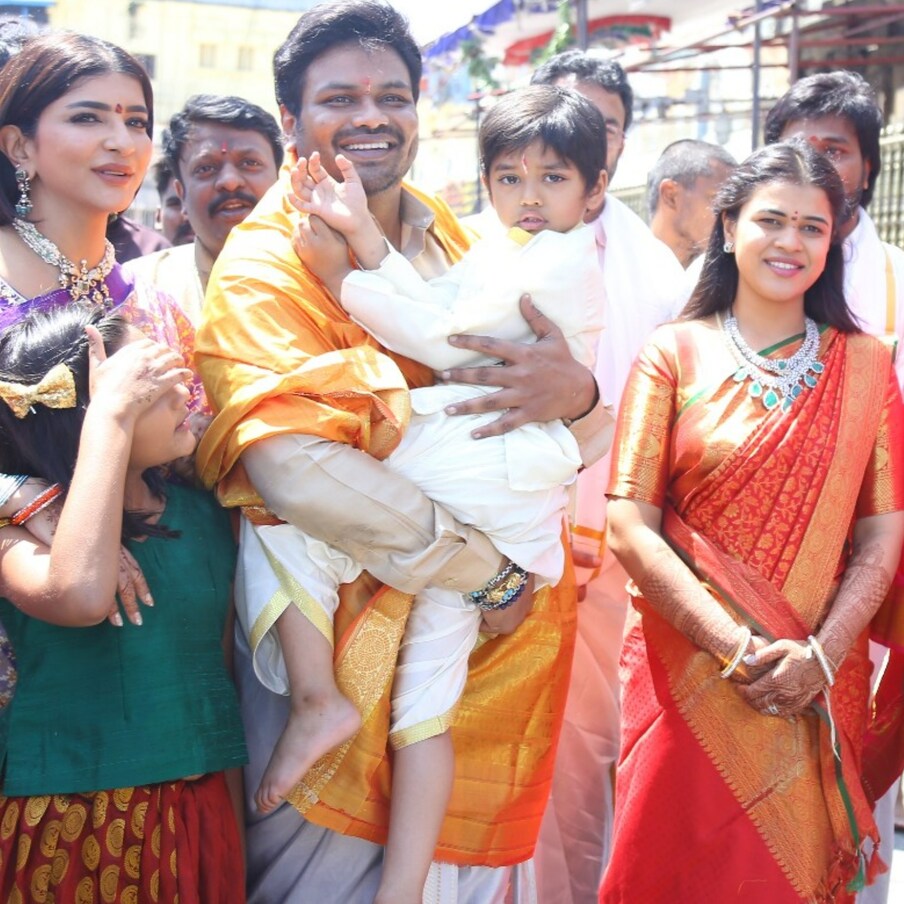  గత మూడు నాలుగు రోజులుగా సోషల్ మీడియాలో ట్రెండ్ అవుతున్న విషయం మంచు మనోజ్ రెండో పెళ్లి. భూమా మౌనిక రెడ్డిని సెకండ్ మ్యారేజ్ చేసుకున్నారు మోహన్ బాబు తనయుడు మంచు మనోజ్. మార్చి 3వ తేదీన ఈ పెళ్లి వేడుక జరిగింది.