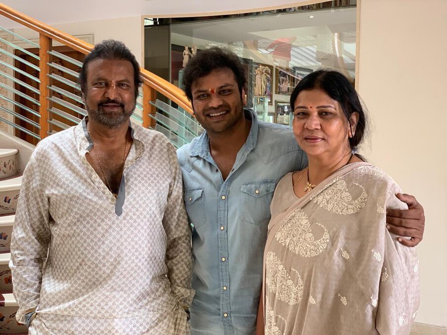  ఈ రోజు (మార్చి 19) మోహన్ బాబు పుట్టిన రోజు. ఈ సందర్భంగా ఆయనకు బెస్ట్ విషెస్ చెప్పిన మంచు వారబ్బాయి మంచు మనోజ్ ఎమోషనల్ కామెంట్స్ చేశారు. తన రెండో పెళ్లి సందర్భంలోని ఫొటో పంచుకుంటూ మంచు మనోజ్ పెట్టిన పోస్ట్ వైరల్ అవుతోంది.