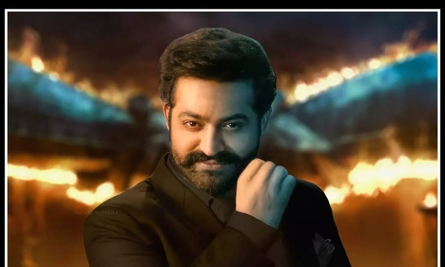  దీంతో ఇప్పటికే ఎన్టీఆర్ ఆస్కార్ ఈవెంట్‌లో పాల్గోనడానికి అమెరికా వెళ్లారు. ఇక అది అలా ఉంటే వరుస హిట్ సినిమాలతో కేక పెట్టిస్తోన్న ఎన్టీఆర్ ఆస్తుల ఎన్ని వందల కోట్లు ఉంటాయో ఆసక్తి కామన్ ఆడియెన్స్‌తో పాటు ఆయన ఫ్యాన్స్‌కు కూడా ఉంటుంది.  అయితేసెలెబ్రీటీల ఆస్తుల గురించి తెలిపే ఓ వెబ్‌సైట్ ప్రకారం ఆయన ఆస్తుల విలువ ఇండియన్ రూపాయలలో రూ. 440 కోట్లుగా ఉంది. ఇక ఆయన నెలవారీ ఆదాయం: రూ. 3 కోట్లకు పైగా ఉంటుందట. Photo : Twitter ..