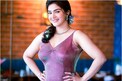 సోకుల విందు చేసిన మలయాళీ అందం హనీ రోజ్.. అదరహో అనాల్సిందే..