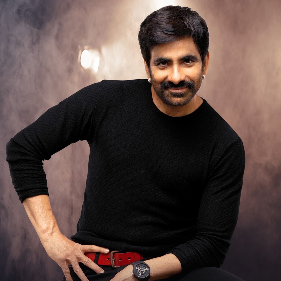  కష్టపడి పైకొచ్చిన హీరోల్లో రవితేజ పేరు ముందు వరుసలో ఉంటుంది. కేవలం టాలెంట్ ని నమ్ముకొని తనకంటూ స్పెషల్ ఇమేజ్ కూడగట్టుకున్న రవితేజ.. అంచెలంచెలుగా ఎదిగి మాస్ మహారాజ్ అనిపించుకున్నారు. ప్రస్తుతం సూపర్ ఫామ్ లో ఉన్న ఆయన రావణాసుర అనే సినిమా చేస్తున్నారు.