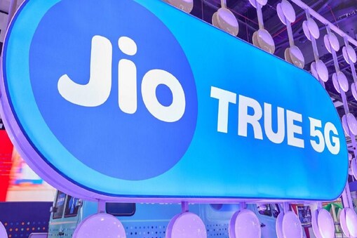Jio IPL Plans: ఐపీఎల్ ప్లాన్స్ ప్రకటించిన రిలయన్స్ జియో... 40జీబీ వరకు డేటా ఉచితం
(ప్రతీకాత్మక చిత్రం)