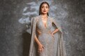 Shriya Saran: ఫ్యాషన్ వేర్‌లో శ్రియ పరువాల సోయగం.. లేట్ ఏజ్‌లో ఎక్కడ తగ్గడం లేదే..
