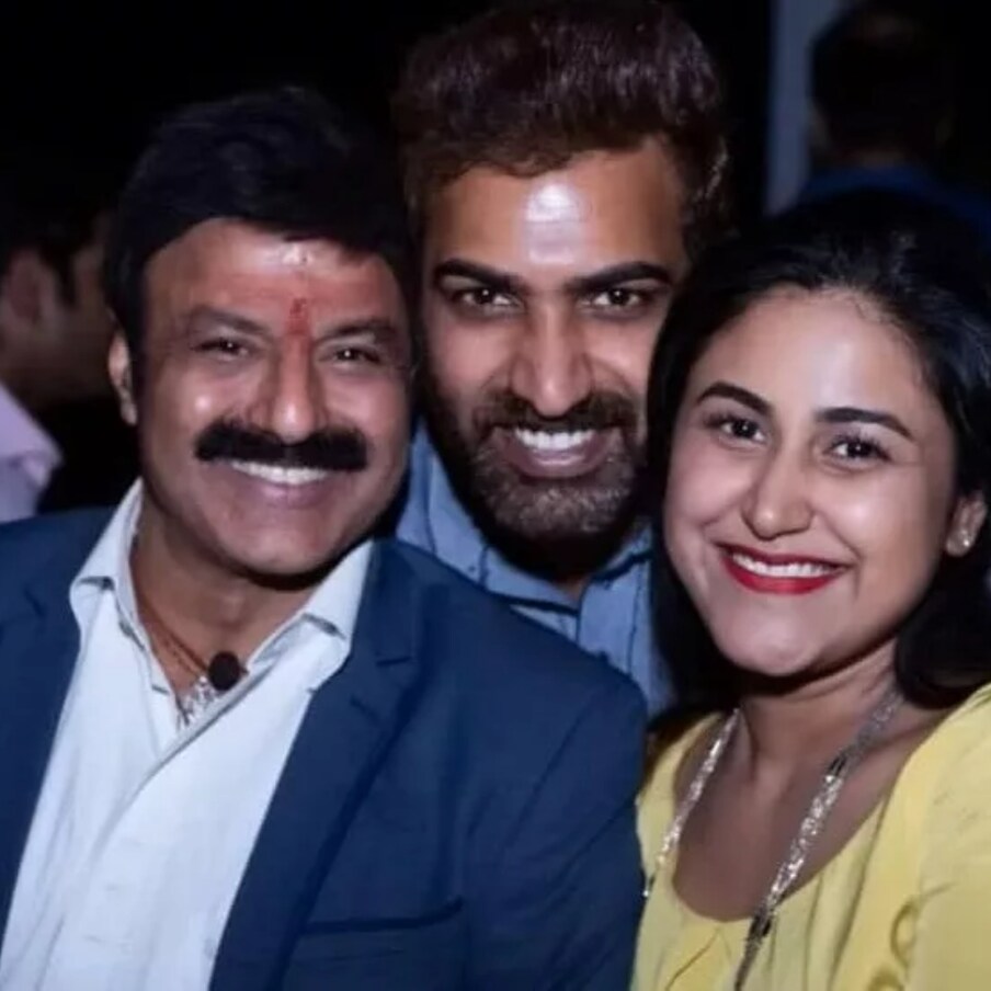  నందమూరి తారకరత్న మరణం యావత్ సినీ లోకాన్ని శోకసంద్రంలోకి నెట్టేసింది. ఎంతో భవిష్యత్ ఉన్న ఈ నటుడు ఇకలేరని తెలిసి నందమూరి ఫ్యామిలీతో పాటు అశేష అభిమాన వర్గాలు కృంగిపోతున్నాయి. తారకరత్న మృతిని ఏ ఒక్కరూ మరవలేక పోతున్నారు.