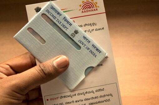 PAN Card: పాన్ కార్డ్ అడ్రస్ మార్చాలా? ఆధార్ కార్డుతో చేయొచ్చు
(ప్రతీకాత్మక చిత్రం)