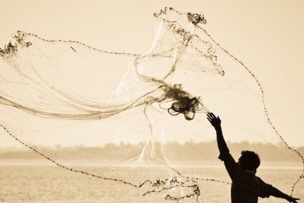 Fish Net Making: చేప తనంతట తానే పడేలా వల నేయడం ఎలా...!