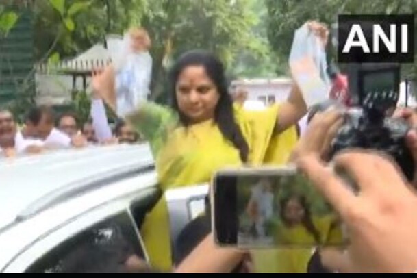 MLC Kavitha : మూడోసారి ED ఆఫీసుకు కవిత.. ఫోన్లను ప్రదర్శించిన ఎమ్మెల్సీ