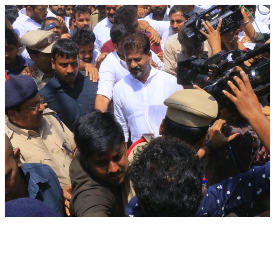  Revanth Reddy: టీపీసీసీ చీఫ్ రేవంత్ రెడ్డిని పోలీసులు హౌస్ అరెస్ట్ చేశారు. రేవంత్ రెడ్డి (Pc: Twitter/Revanthreddy)