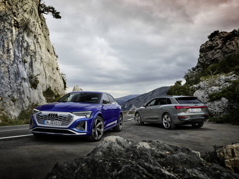  ఆడి కంపెనీ నుంచి Audi Q8 e-tron ఎలక్ట్రానిక్ కారు.. ఈ సంవత్సరం జూన్‌లో మలేసియాలో లాంచ్ అవుతాయి. గత నవంబర్‌లో ఈ కారును రివీల్ చేసింది కంపెనీ. ఇప్పుడు మలేసియాలో బుకింగ్ మొదలైంది. (Image credit - Audi)