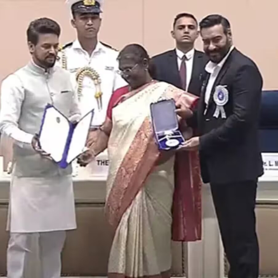  National Film Awards | భారతీయ నటీనటులకు జాతీయ స్థాయిలో ఉత్తమ నటీనటులగా అవార్డు అందుకోవడం పెద్ద అఛీవ్‌మెంట్. ఈ కోవలో ఎంతో మంది నటులు జాతీయ స్థాయిలో ఉత్తమ నటులుగా నిలిచారు. ఇక బాలీవుడ్ నుంచి అజయ్ దేవ్‌గణ్ సహా పలువురు నటులు ఒకటికి మూడు సార్లు జాతీయ అవార్డు అందుకోవడం విశేషం. మొత్తంగా జాతీయ అవార్డులు అందుకున్న నటుల విషయానికొస్తే.. (File/Photo)