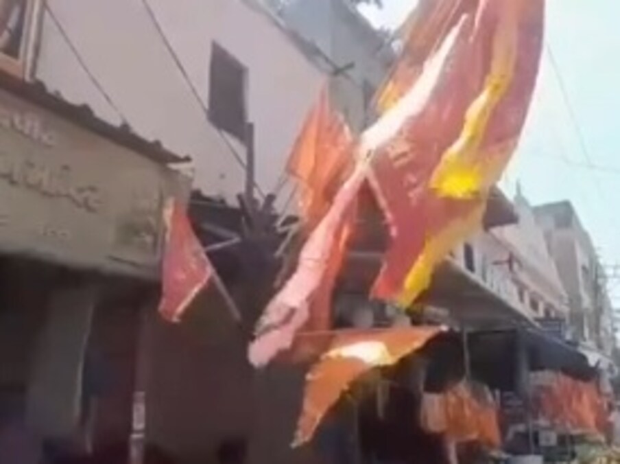 165 సంవత్సరాల పురాతనమైన భజరంగబలి భక్తులకు కొంగు బంగారంగా మారింది. ప్రతి మంగళ, శనివారాల్లో మీరట్ నుంచే కాకుండా సుదూర జిల్లాల నుంచి కూడా పెద్ద సంఖ్యలో భక్తులు స్వామివారి దర్శనానికి వస్తుంటారు.
