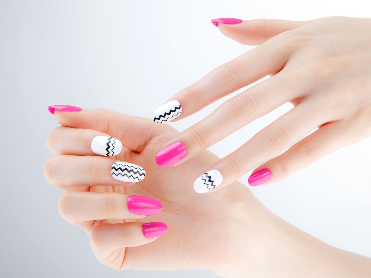 Nail art ideas ఇంట్లోనే ఈ 5 వస్తువులతో నెయిల్ ఆర్ట్ తయారు చేసుకోవచ్చు.. News18 తెలుగు