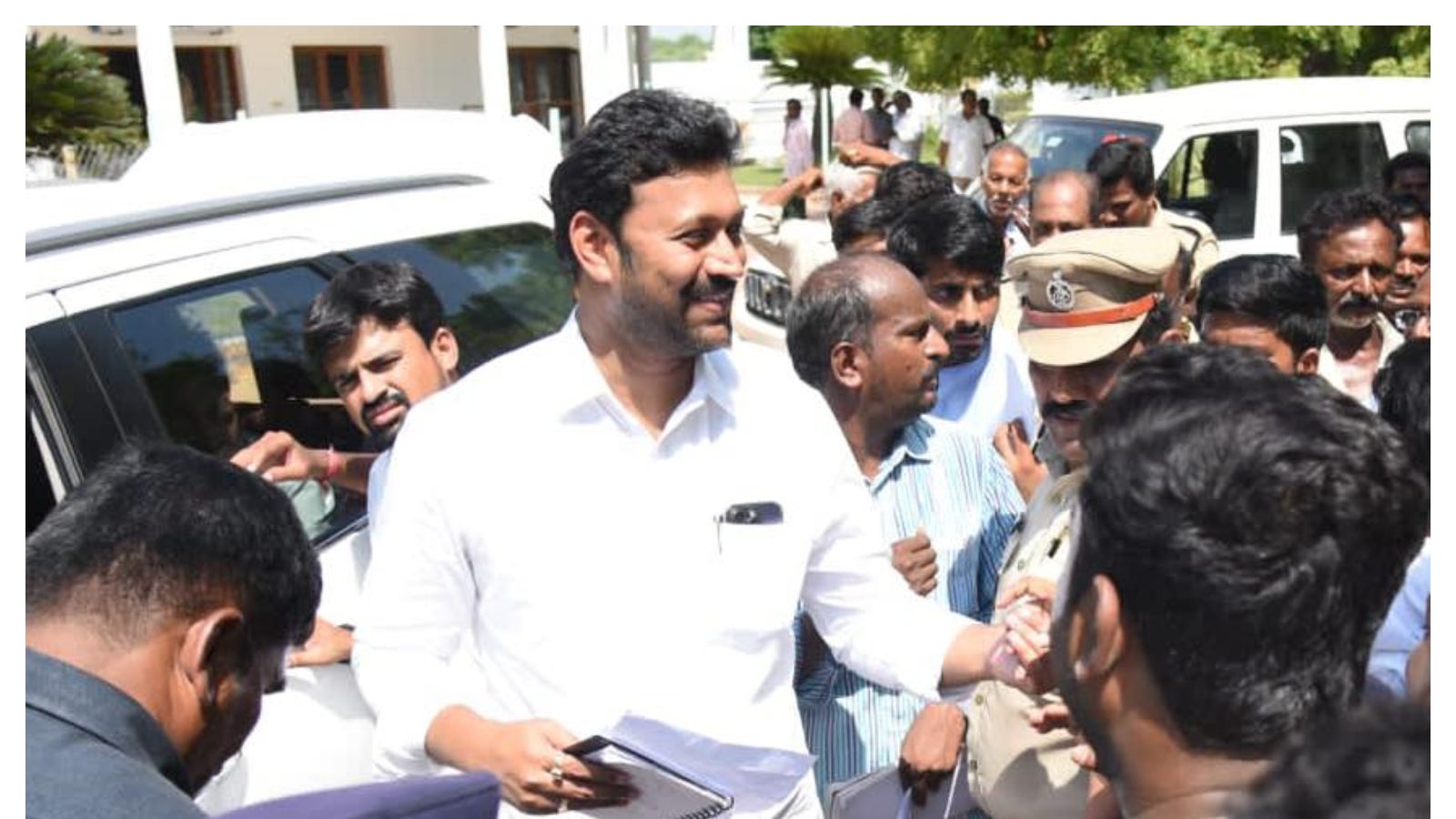 Ap: నిలకడగా అవినాష్ రెడ్డి తల్లి ఆరోగ్యం..ఇవాళే డిశ్చార్జ్..కానీ ...
