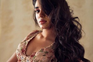 కృతి శెట్టి హాట్ షో.. ఘాటైన పోజులతో అందాల రచ్చ.. లేెటెస్ట్ పిక్స్ వైరల్..