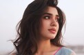 పలుచని చీరలో పరువాల విందు చేసిన కృతి శెట్టి.. అదరహో అనాల్సిందే..