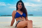సాగర తీరాన ప్రియా ప్రకాష్ సోకుల విందు.. బికినీలో ఘాటు పోజులు..