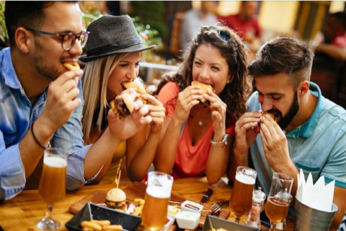 Foods to Avoid: ఈ ఫుడ్స్‌ తింటున్నారా? బకెట్ తన్నడం గ్యారెంటీ!