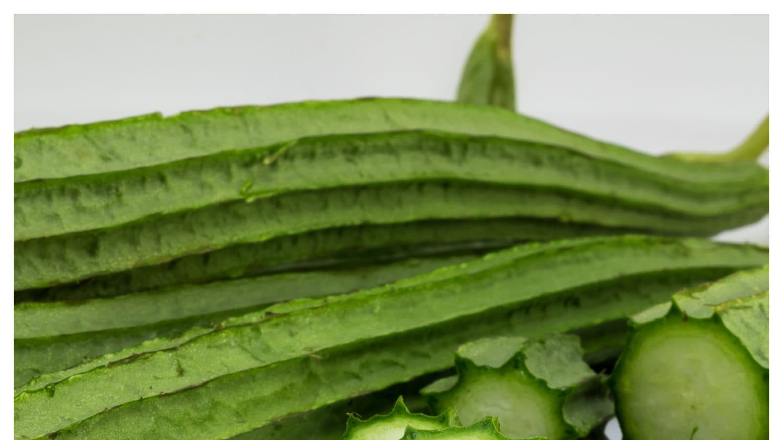 Ridge Gourd: బీరకాయతో అద్భుత ఆరోగ్య ప్రయోజనాలు.. అవెంటో తెలిస్తే తినని ...