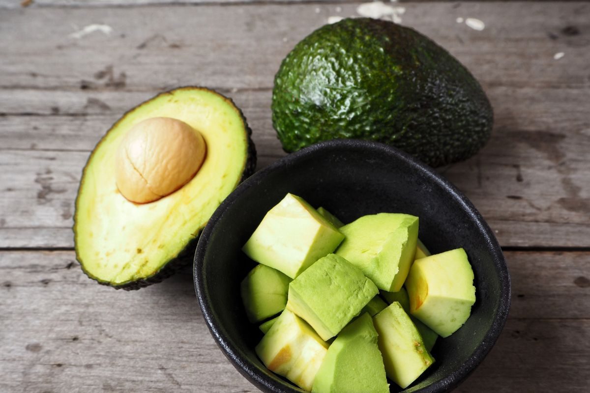 Health: అవకాడోతో అద్భుతాలు.. ఈ చిన్నపండు చేసే మేలు తెలిస్తే అస్సలు వదలరు | Avocado fruit benefits for health details here – News18 తెలుగు