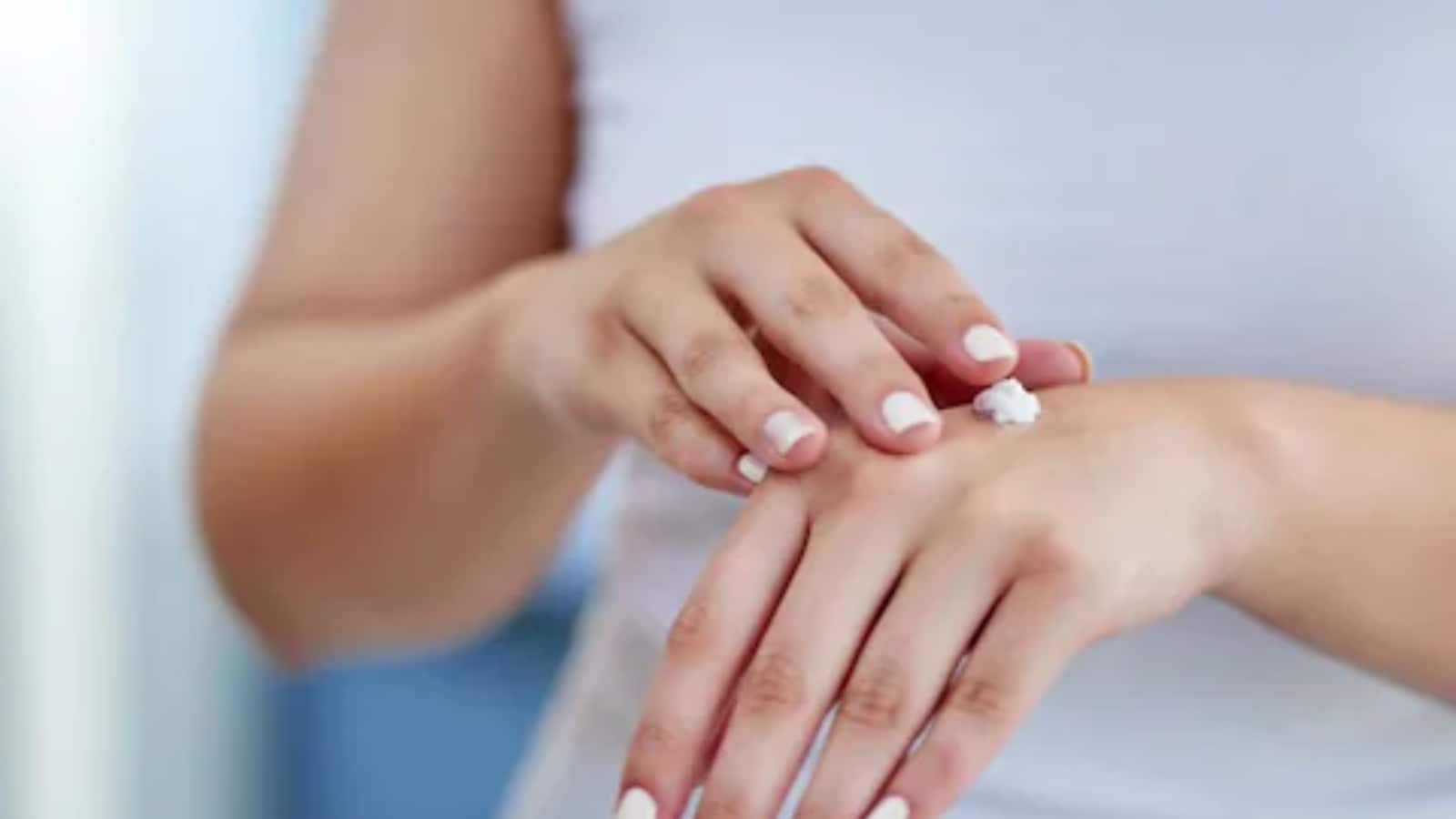 Dry Finger Home Remedies: వేళ్లు పొడిబారుతున్నాయా? ఈ హోం రెమెడీస్ 100 ...