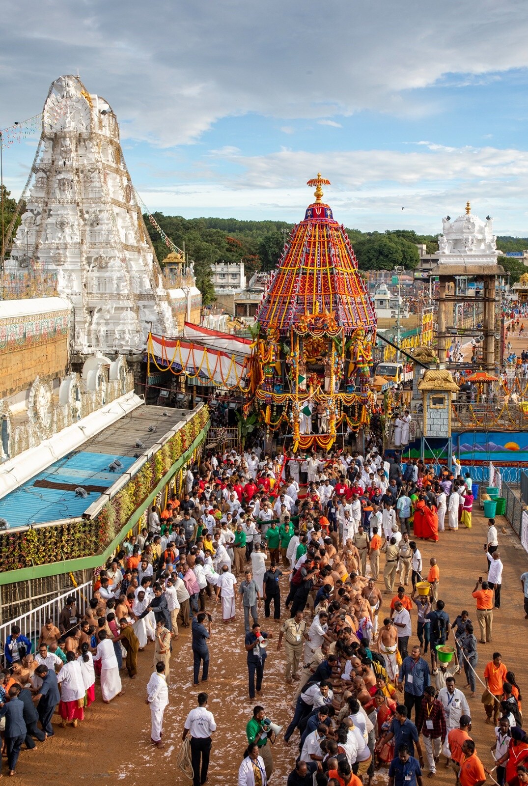 Tirumala News శ్రీవారి భక్తులకు గుడ్ న్యూస్... ఆర్జిత సేవా టికెట్ల