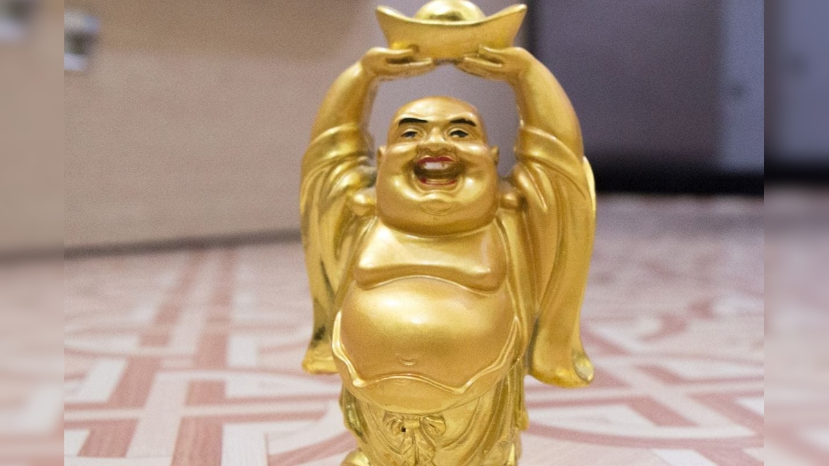 Laughing Buddha ఇంట్లో లాఫింగ్ బుద్ధ విగ్రహం ఎక్కడ పెడితే మంచిదో