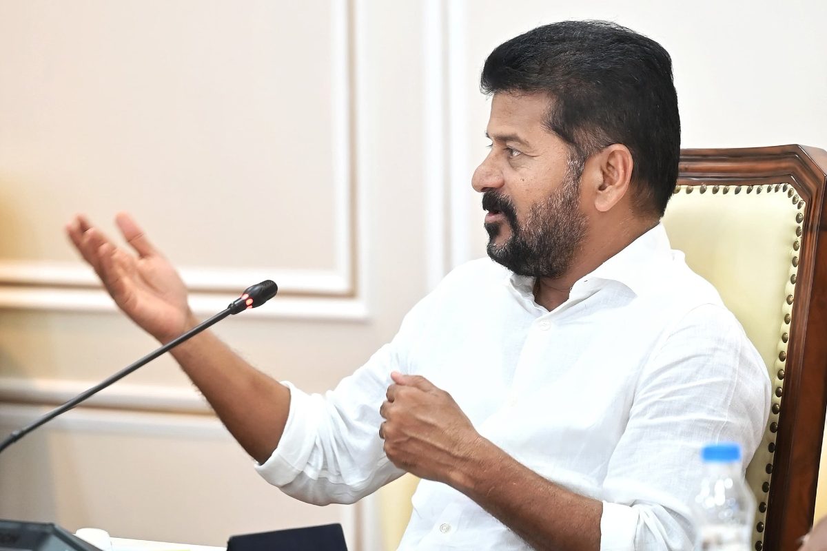 Revanth Reddy: డబ్బులుంటేనే రాజకీయాలు అనే ఆలోచన పక్కన పెట్టాలి: రేవంత్ ...