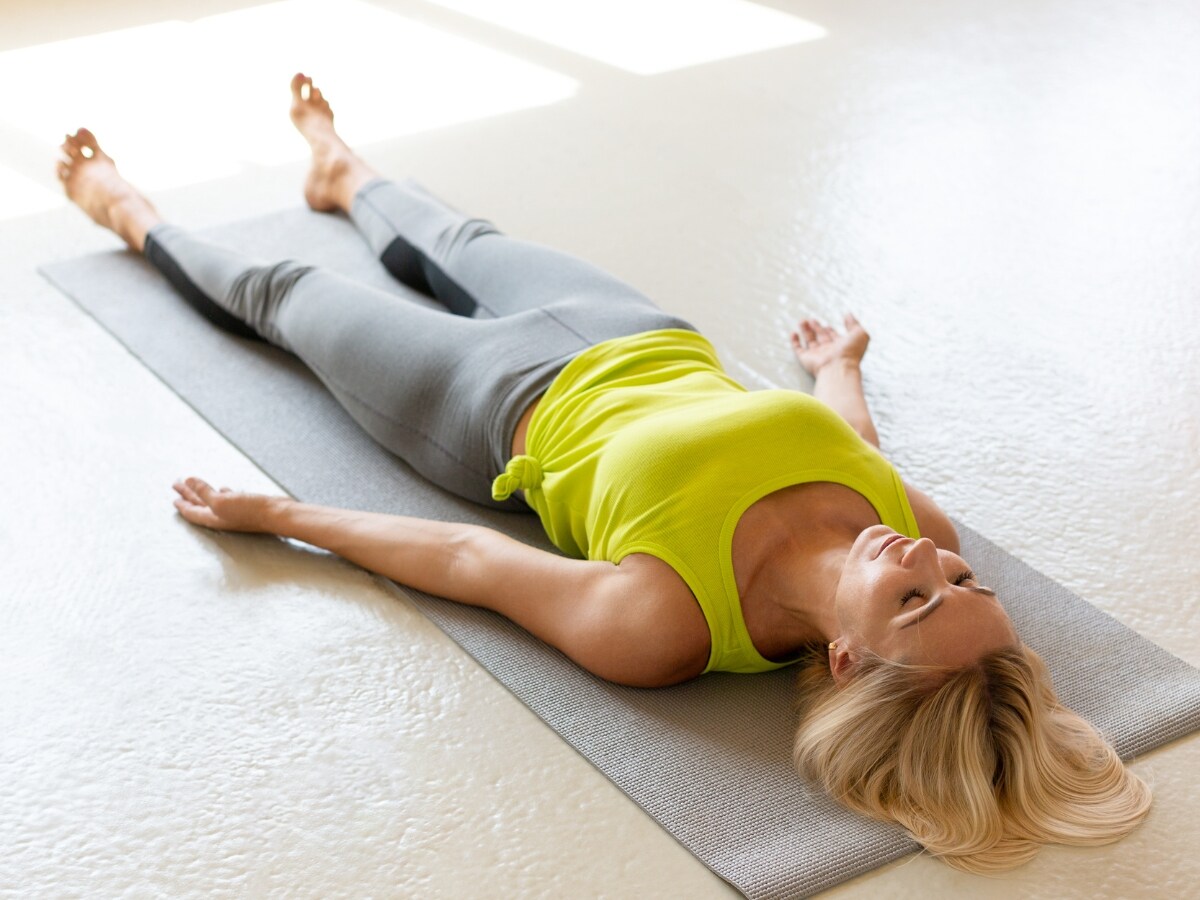 యోగా చేస్తున్నప్పుడు దాన్ని దూరం పెట్టండి.. లేదంటే కొత్త వ్యాధి