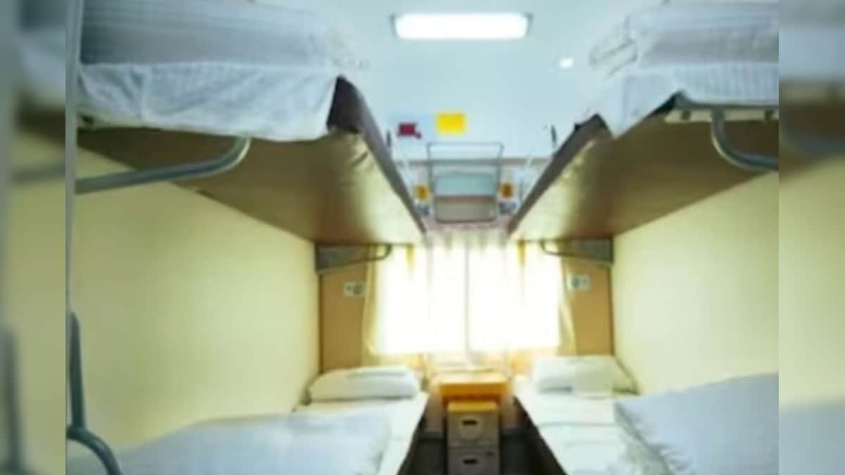 Indian Railways: ట్రైన్ స్లీపర్ క్లాస్‌లో తెల్లటి బెడ్‌షీట్లనే ఎందుకు ఇస్తారు..? కారణం తెలుసా?