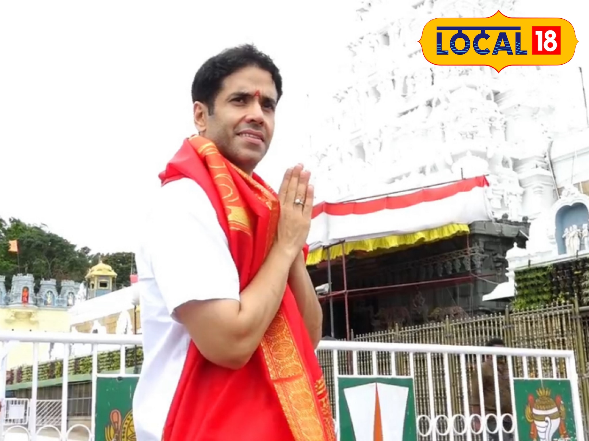 Tirumala: తిరుమలలో శ్రీవారిని దర్శించుకున్న బాలీవుడ్ హీరో