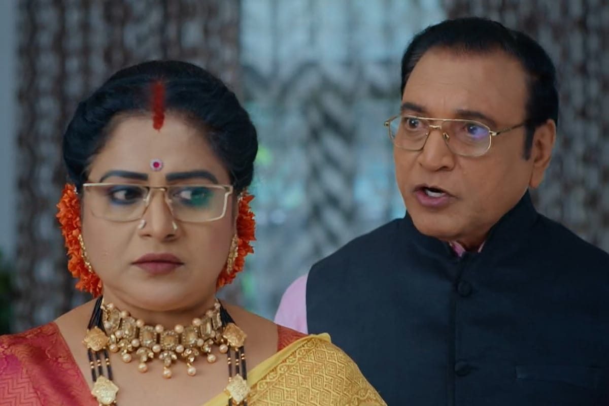 చెప్పుతో కొట్టించుకునే మాటలు మాట్లాడకు పారిజాతం.. ఇచ్చిపడేసిన శివన్నారాయణ!