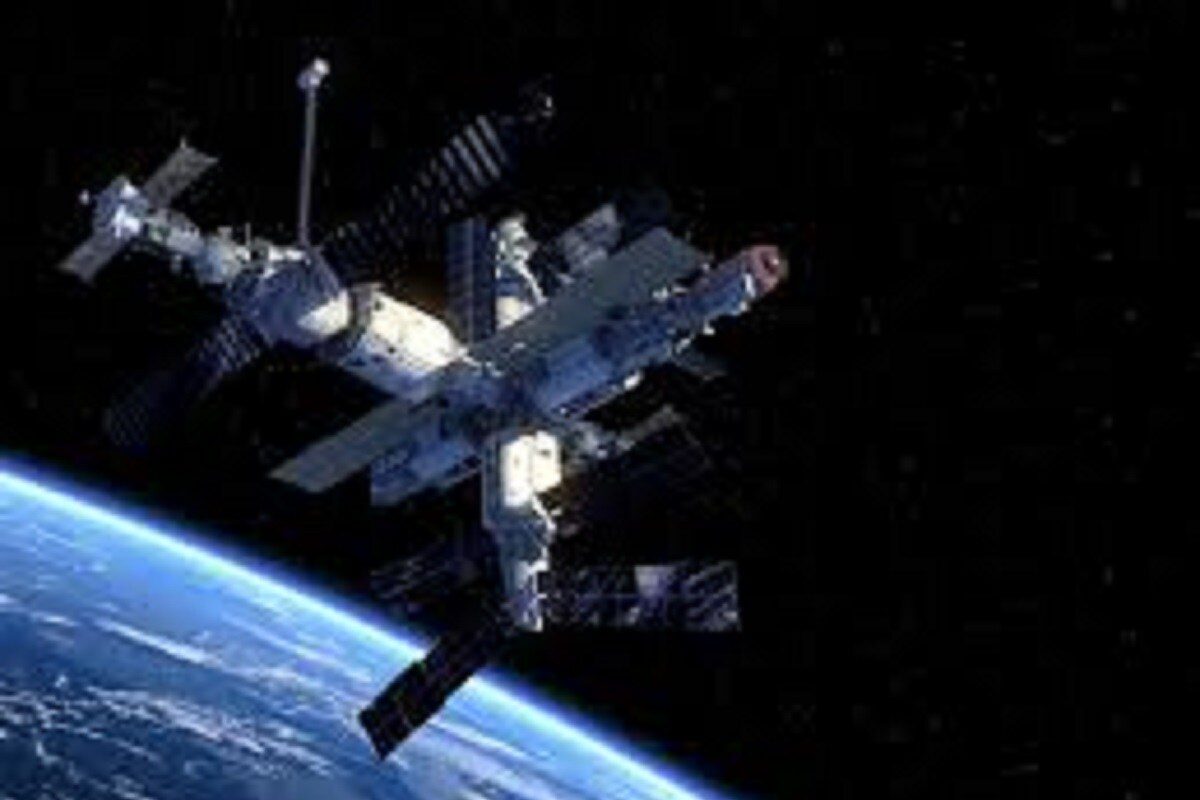 సునీతా విలియమ్స్ రాక.. 'అంతరిక్షం' కాన్సెప్ట్‌తో వచ్చిన తెలుగు సినిమాలు ఇవే!