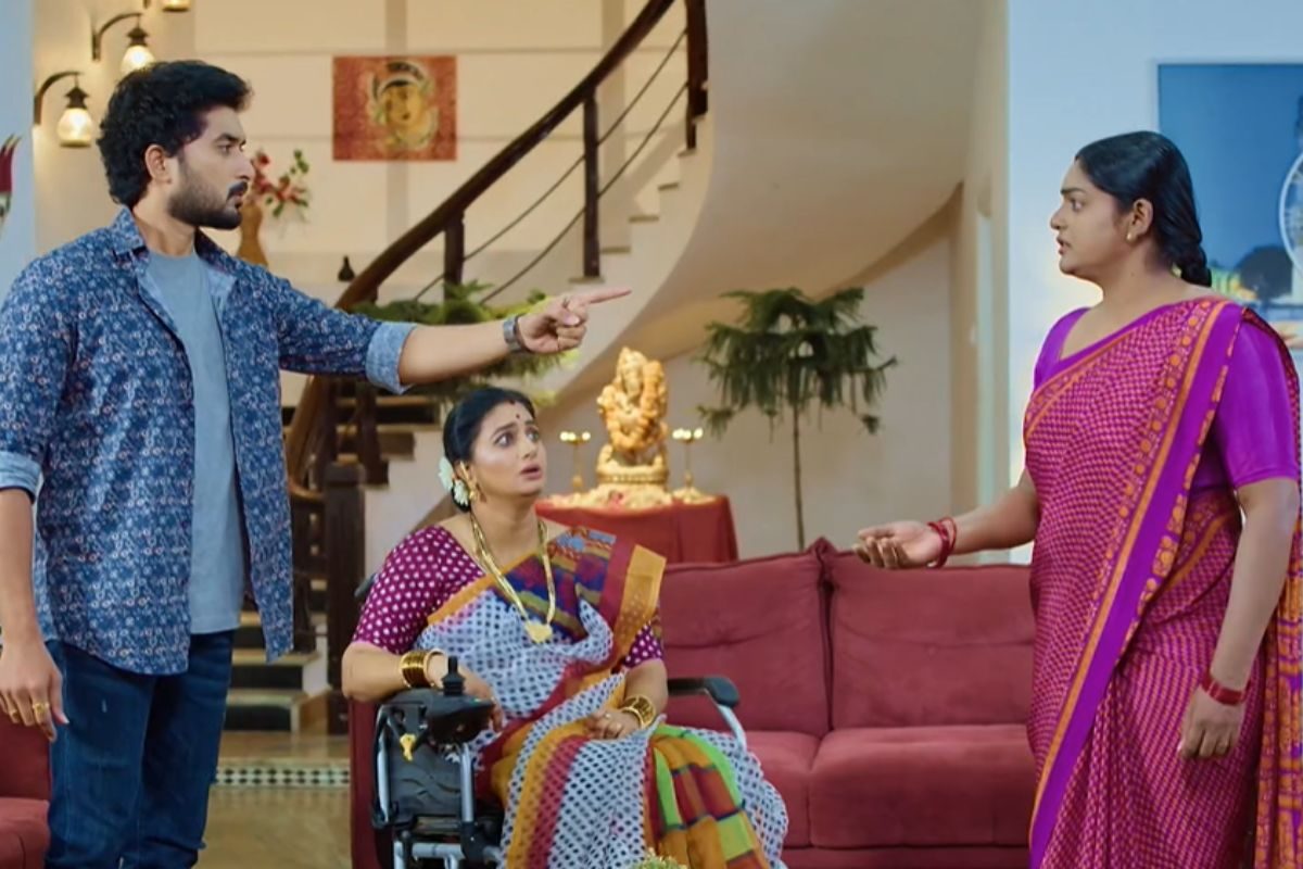 నరసింహాను పోలీసులకు పట్టించిన అనసూయ.. శౌర్య కోసం వంటలక్కకు చుక్కలు చూపించిన కార్తీక్!