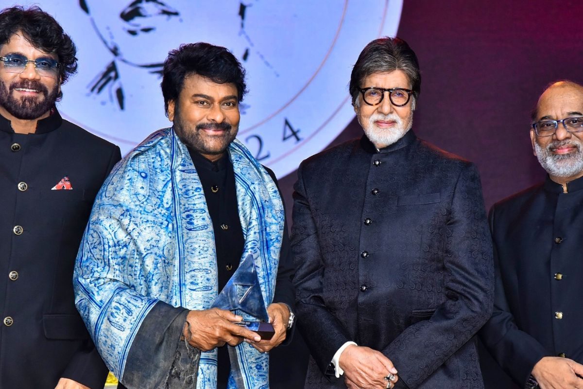 ANR అవార్డు అందుకున్న చిరంజీవి... కొడుకు స్పీచ్‌కు మురిసిపోయిన తల్లి అంజనమ్మ..!